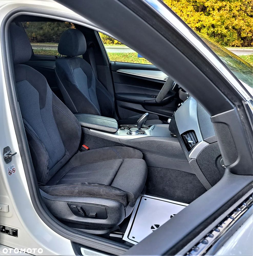 BMW Seria 5 520d Touring M Sport Edition - 23