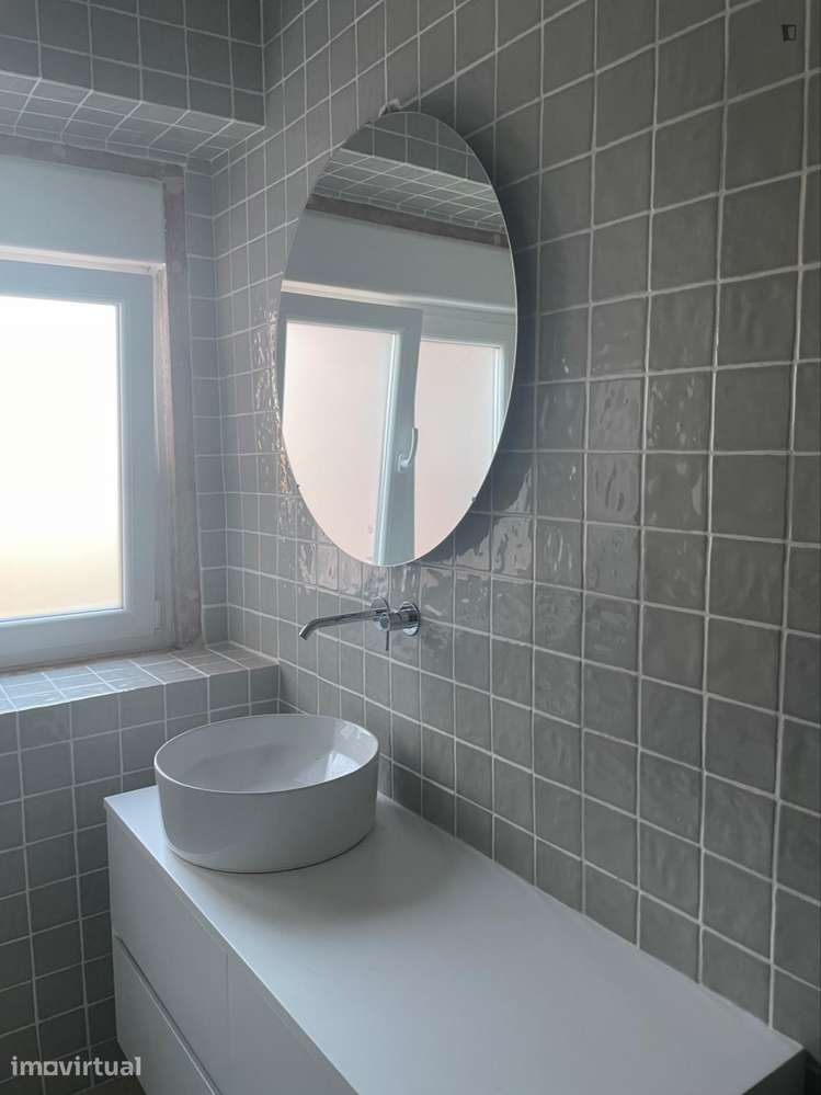 Quarto - localizado em Roma-Areeiro Lisbon - Grande imagem: 3/9