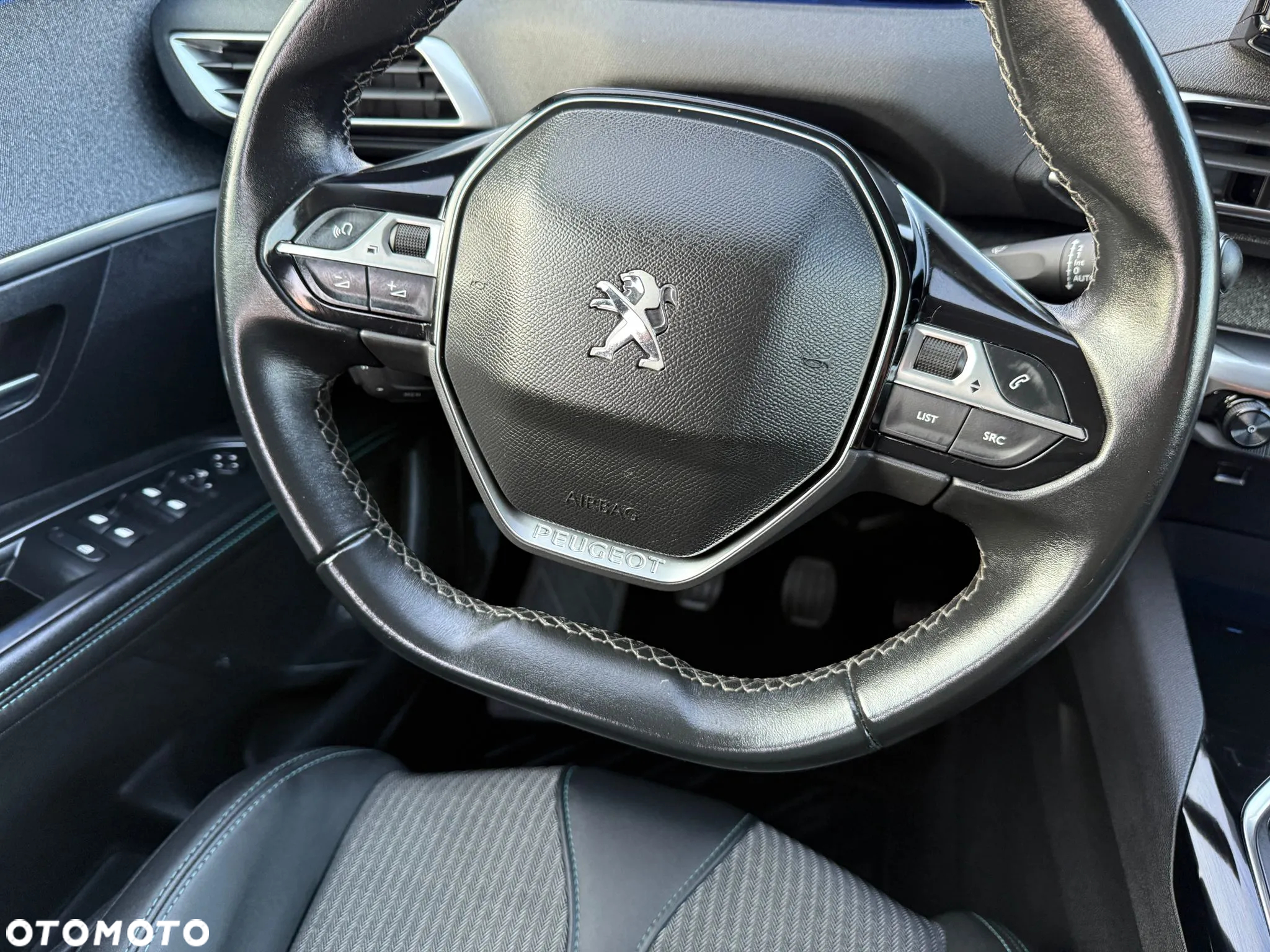 Peugeot 3008 PureTech 130 Stop & Start GPF Allure Pack - 29