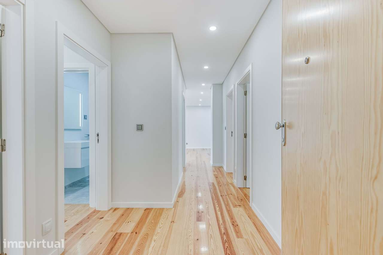 Para Venda | Apartamento T4 | São João Estoril - Grande imagem: 3/48