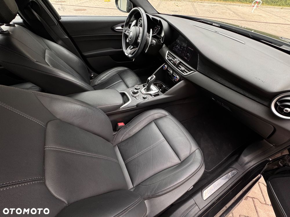 Alfa Romeo Giulia 2.0 Turbo 16V AT8 Veloce - 20