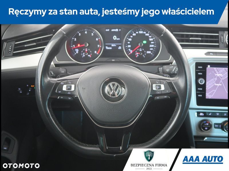 Volkswagen Passat - 16