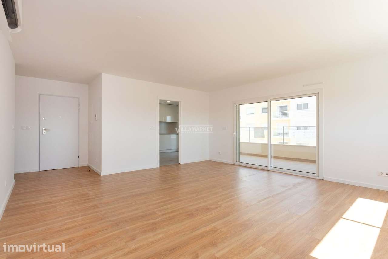Último Apartamento T3 Novo com 3 frentes e 1 parqueamento inserido no - Grande imagem: 2/49