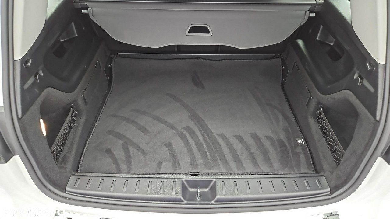 Mercedes-Benz GLB 200 d Progressive 8G-DCT - 24