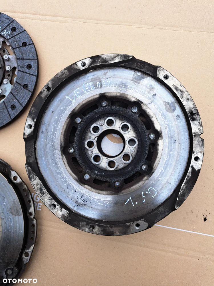 Toyota Avensis II  Auris II verso II sprzęgło dwumas docisk 2013 - 1.6 diesel 13450-0X020 - 2