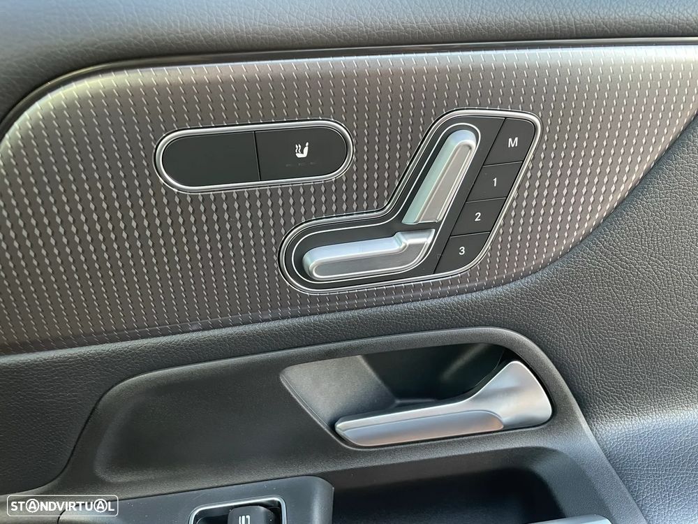 Mercedes-Benz GLB 180 d 8G-DCT Progressive - 26