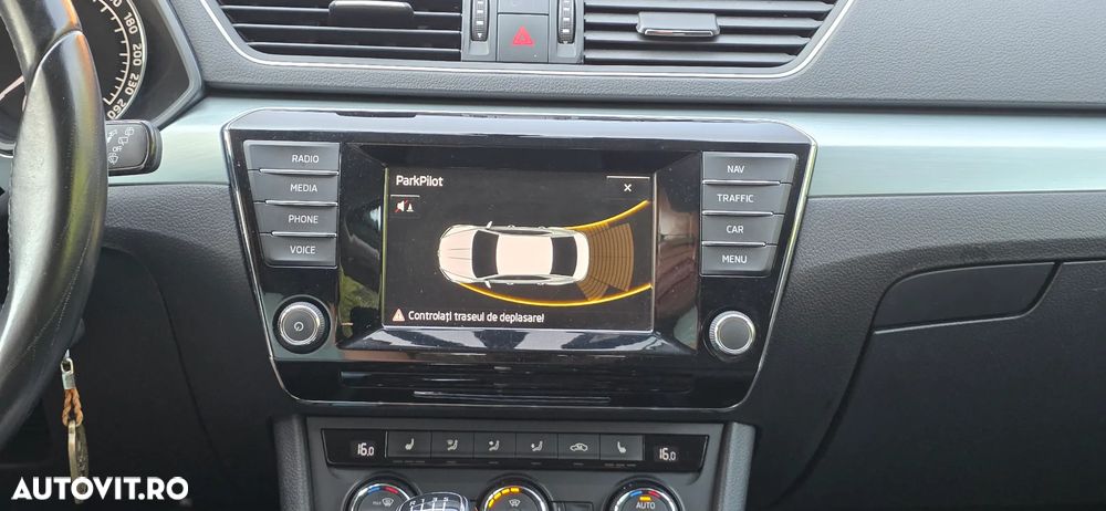 Skoda Superb 2.0 TDI Ambition - 39