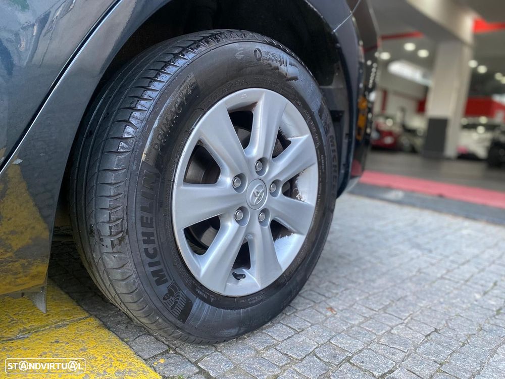 Toyota Auris 1.4 D-4D - 11