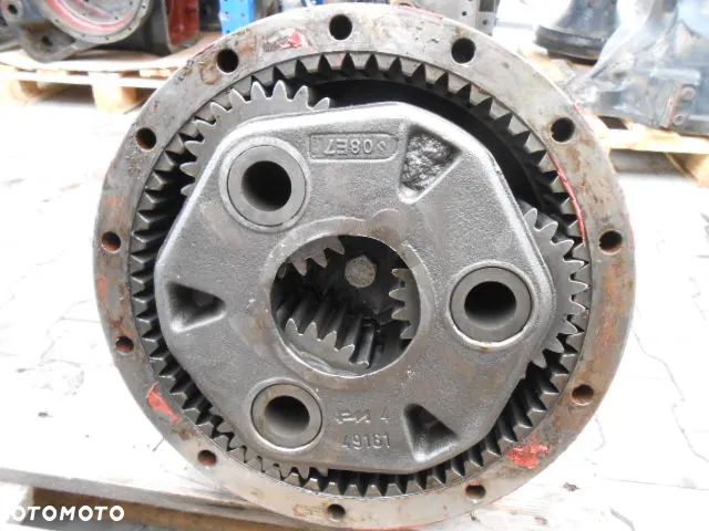 Zwolnica obudowa New Holland TM140 - 6