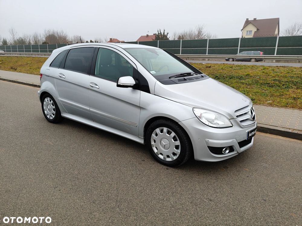 Mercedes-Benz Klasa B 180 CDI Special Edition - 24