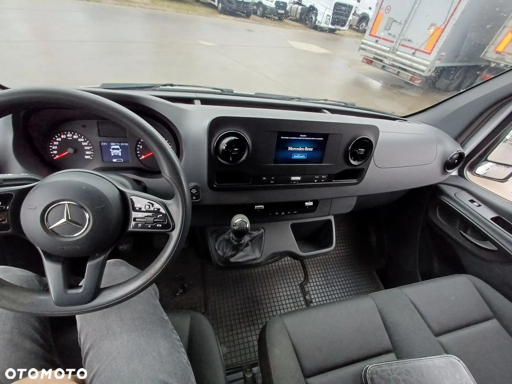 Mercedes-Benz SPRINTER - 8