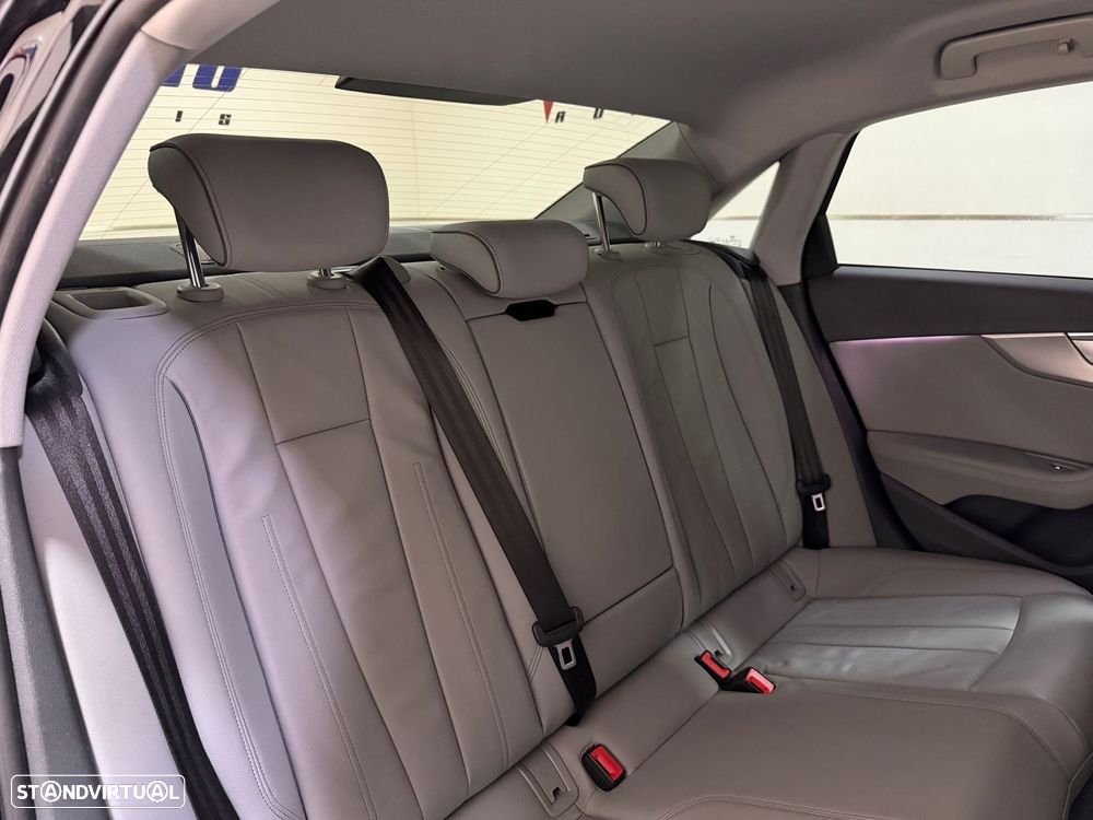 Audi A4 35 TDI S line S tronic - 44