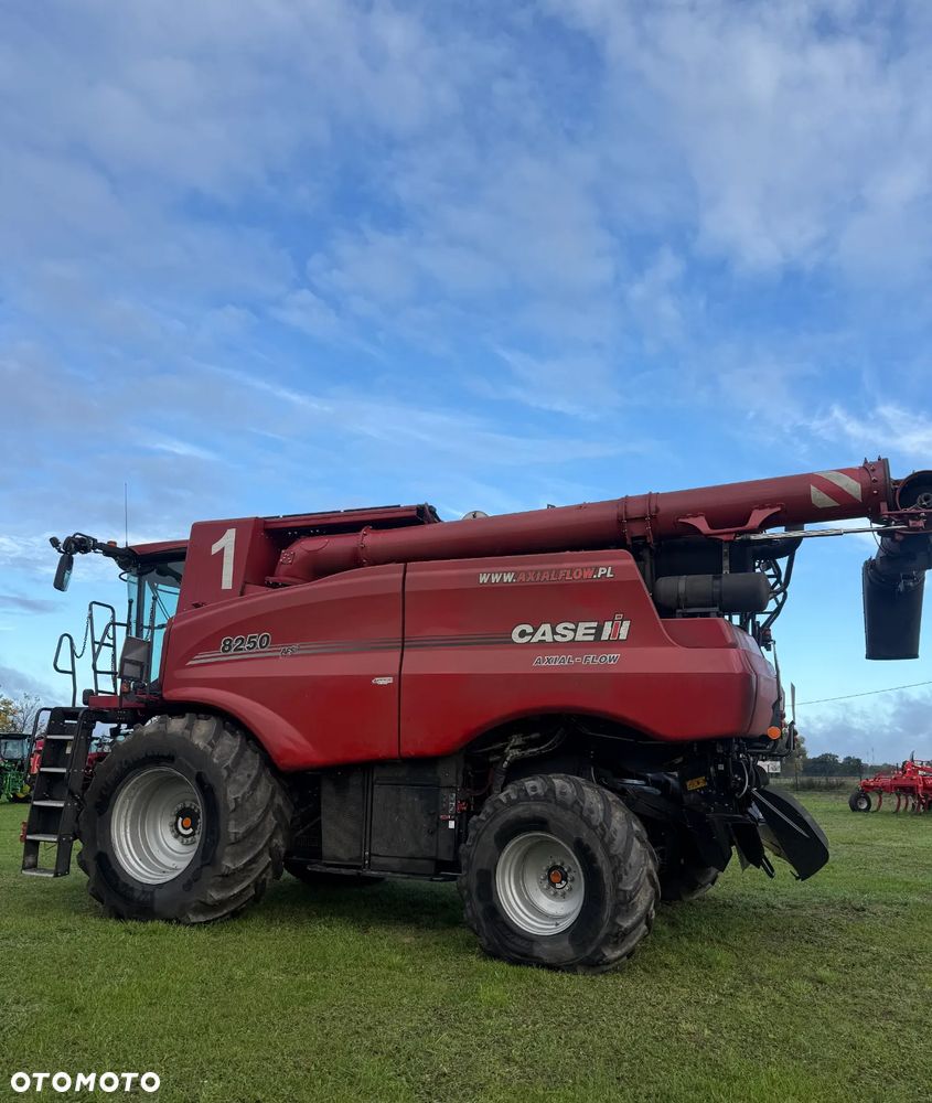 Case IH Axial-Flow 8250 - 3