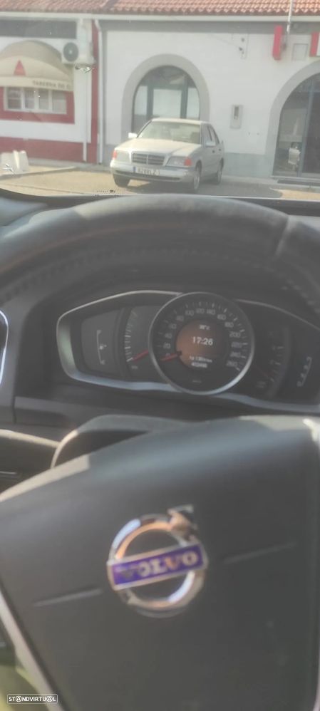 Volvo V60 2.0 D4 Momentum Geartronic - 13