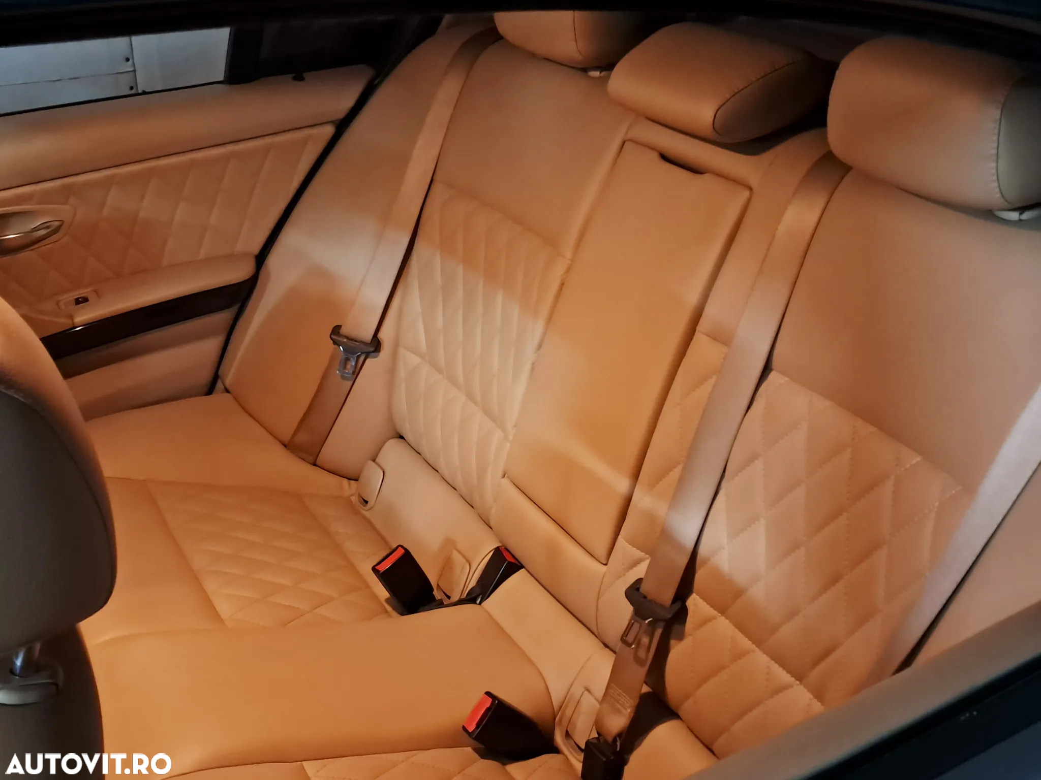 BMW Seria 3 318d - 24
