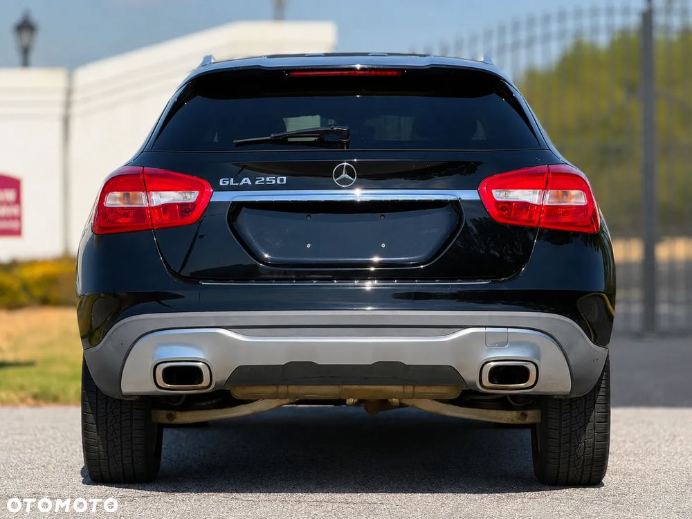 Mercedes-Benz GLA 250 7G-DCT - 9