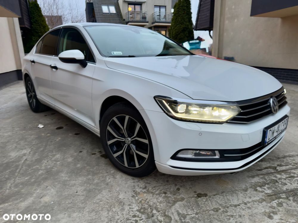 Volkswagen Passat - 16