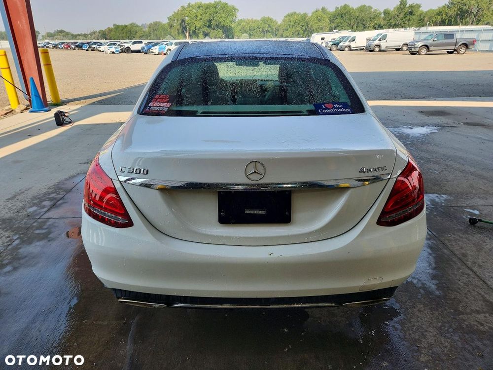 Mercedes-Benz Klasa C 300 7G-TRONIC Exclusive - 6