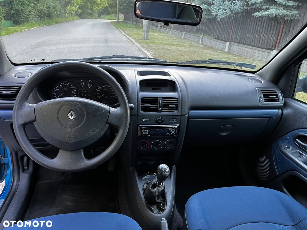 Renault Clio - 10