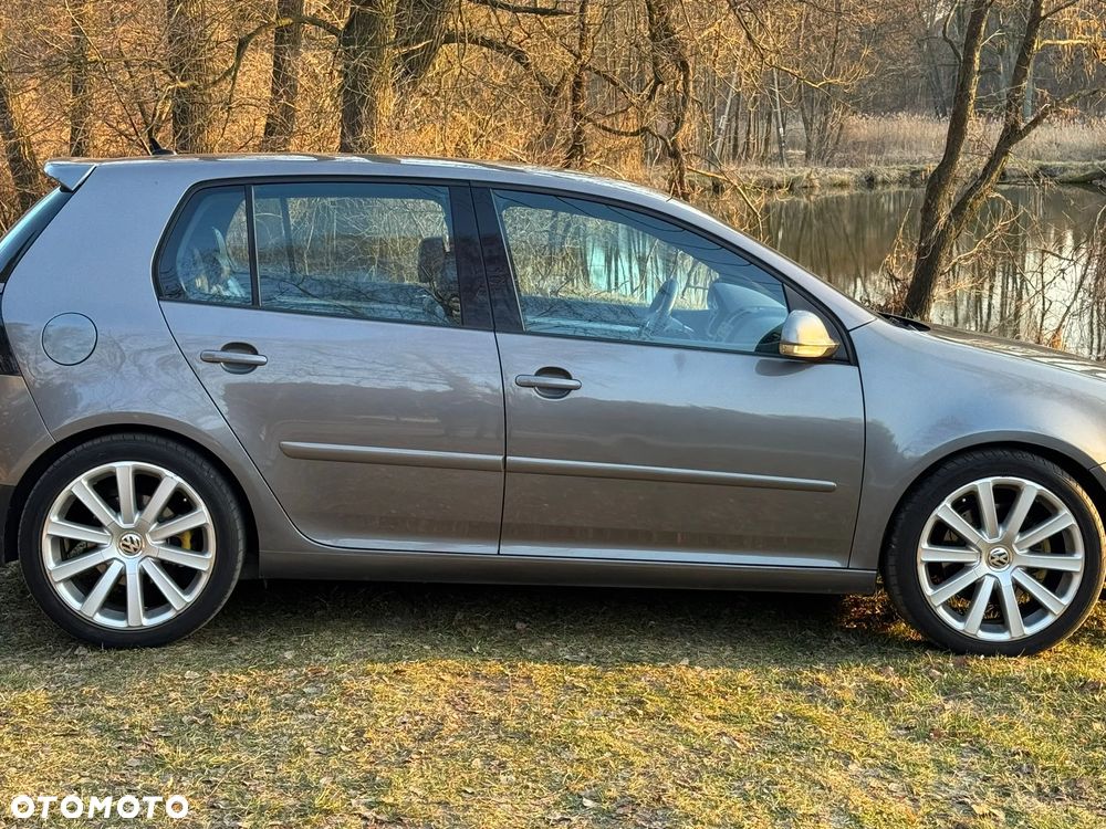 Volkswagen Golf - 6