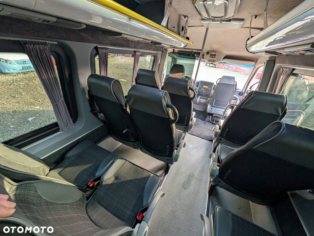 Mercedes-Benz Sprinter 519 - 19