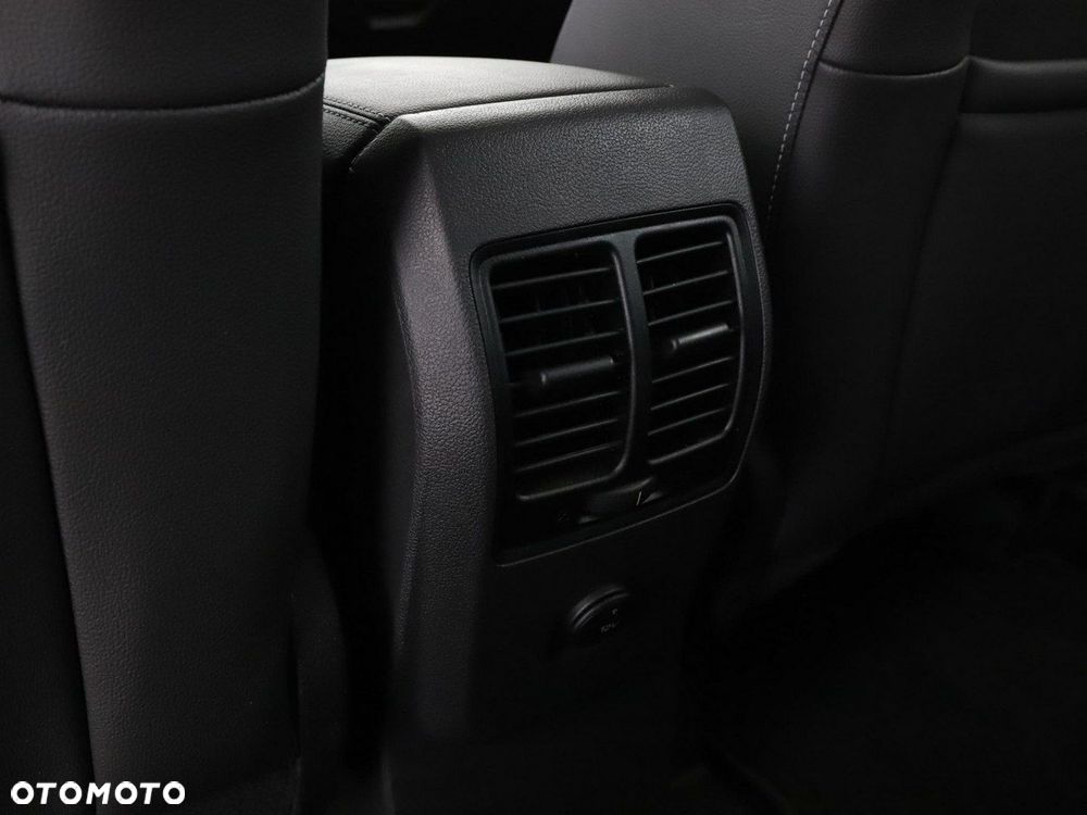 Ford Kuga 1.5 EcoBoost 2x4 Titanium - 36