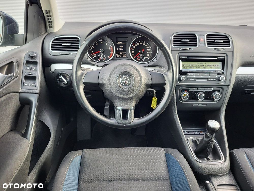 Volkswagen Golf - 25