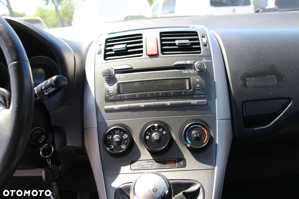 Toyota Auris 1.6 VVT-i Team - 12