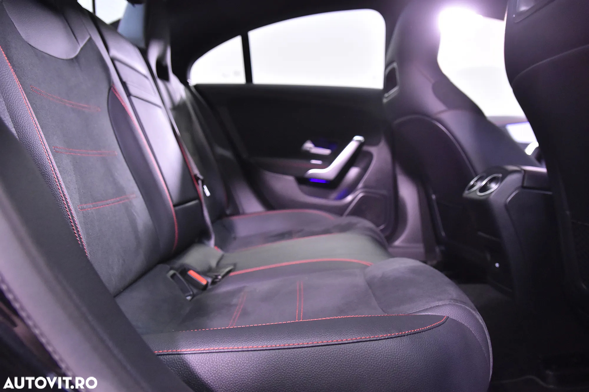 Mercedes-Benz CLA 200 7G-DCT AMG Line - 12