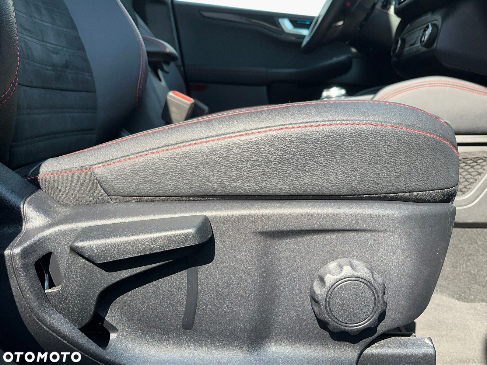 Ford Kuga - 23