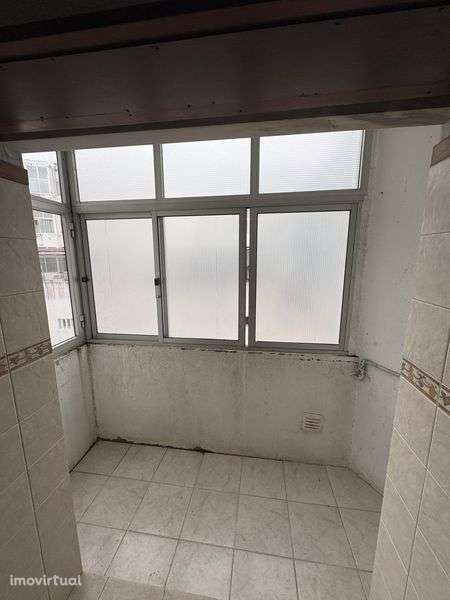 Vende-se Apartamento T3 caldas rainha - Grande imagem: 4/12