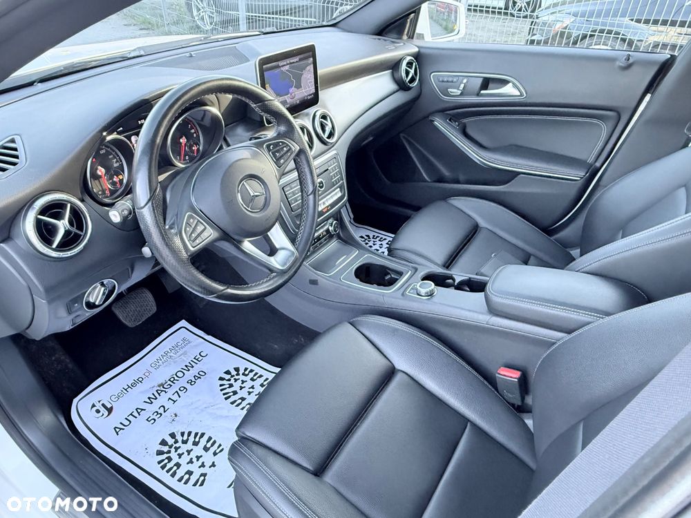 Mercedes-Benz CLA - 13