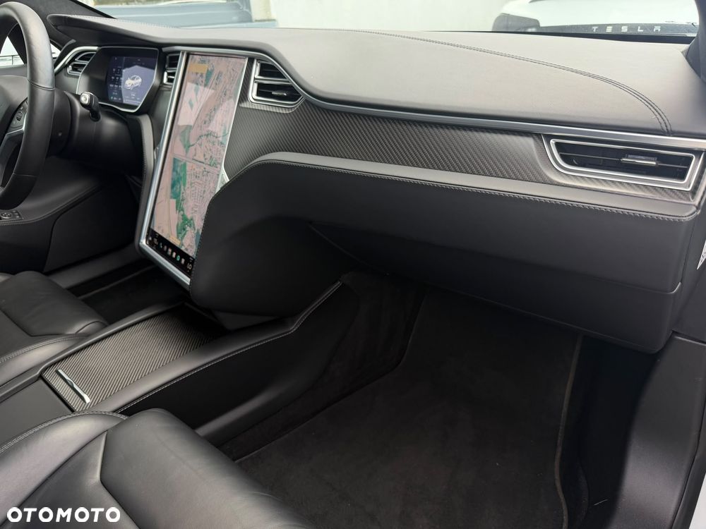 Tesla Model S - 33