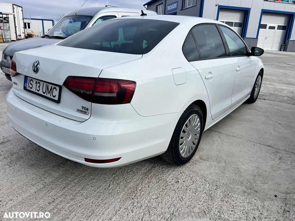 Volkswagen Jetta 2.0 TDI Trendline - 18