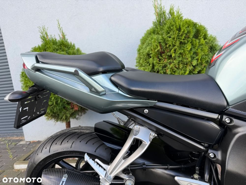 Yamaha FZ - 24