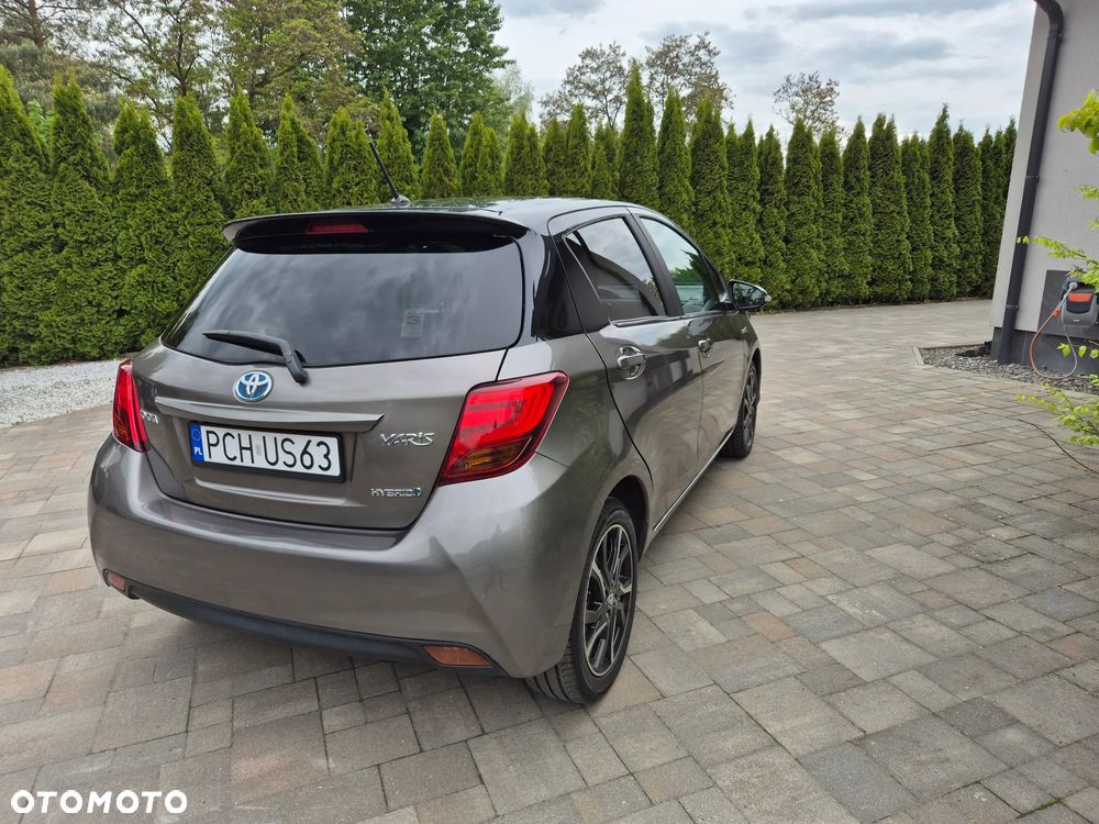 Toyota Yaris Hybrid 100 Business Edition - 14