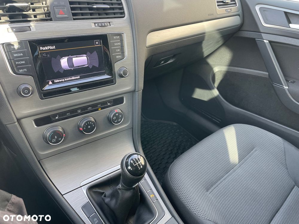 Volkswagen Golf - 18