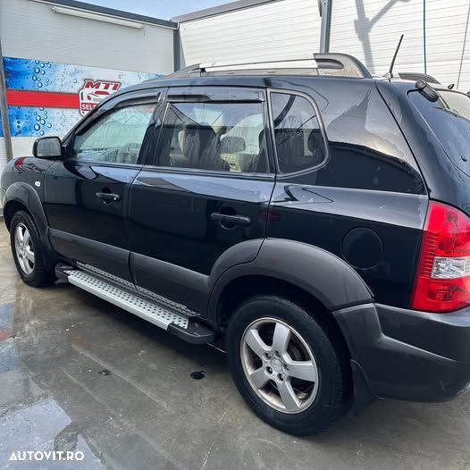 Hyundai Tucson 2.0 CRDI VGT GLS 2WD MT STYLE - 2