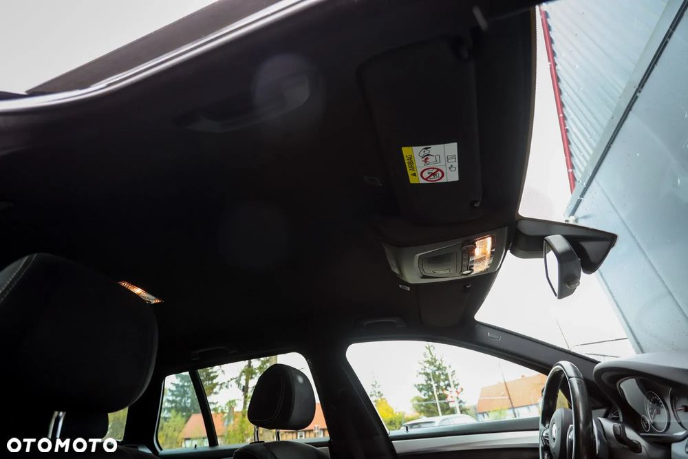 BMW Seria 5 520d M Sport - 27