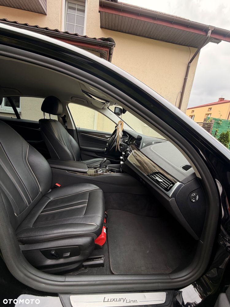 BMW Seria 5 520d Luxury Line sport - 11