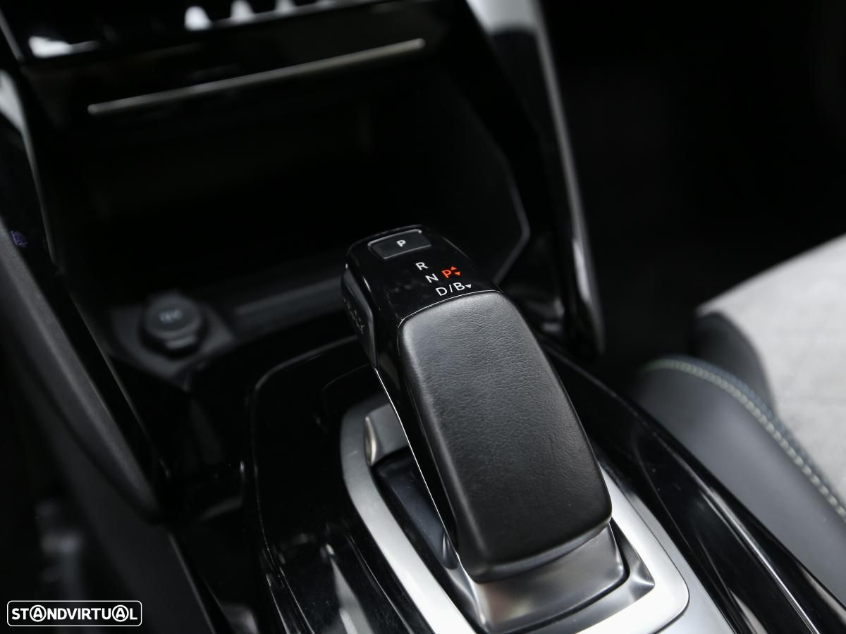 Peugeot e-2008 50 kWh GT - 18