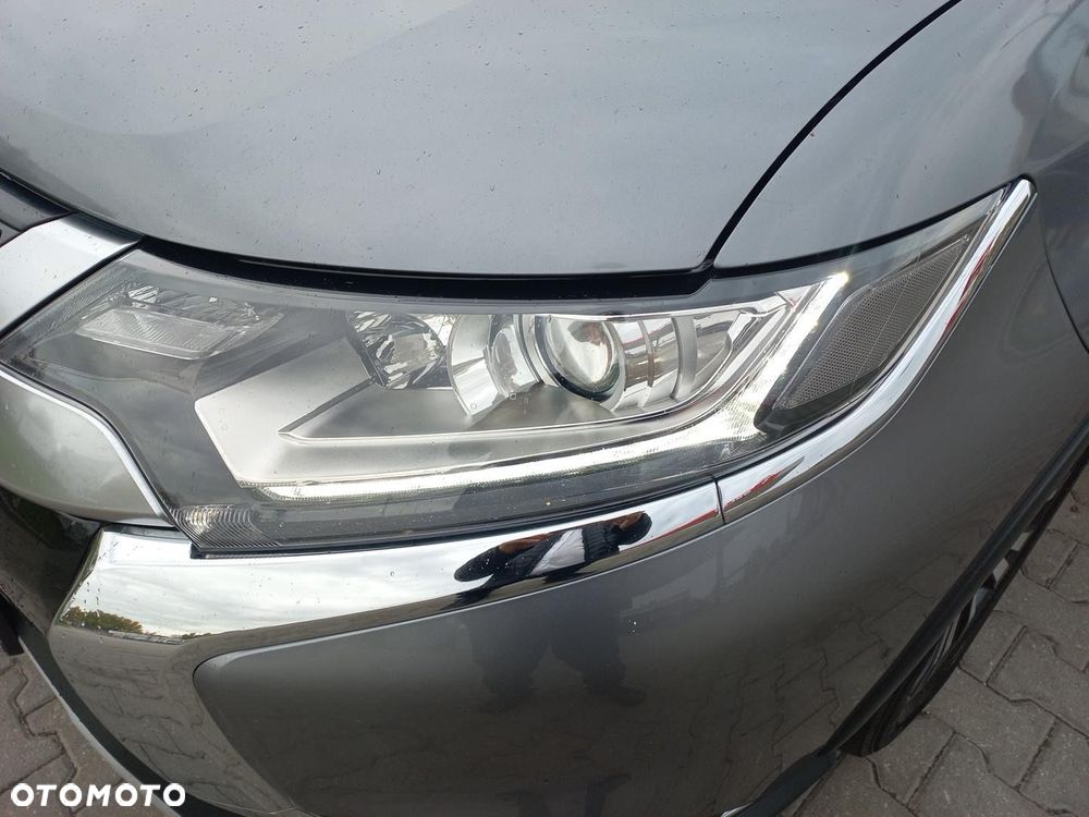 Mitsubishi Outlander 2.0 Intense 4WD CVT - 28