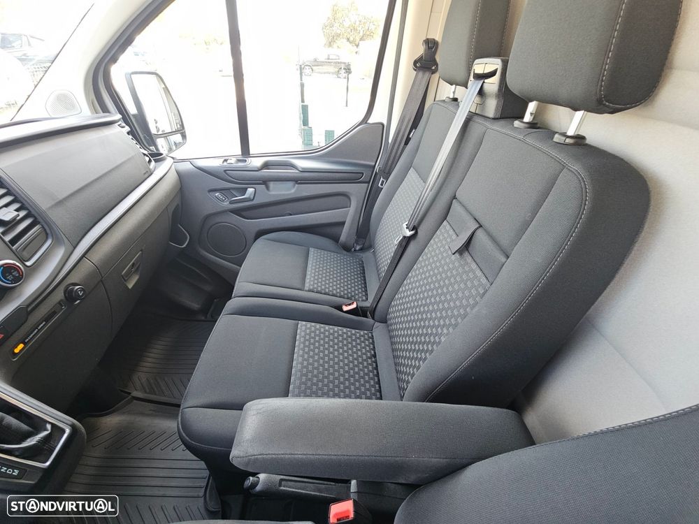 Ford Transit Custom 340 L2H2 VA Auto Trend Nugget Plus - 19