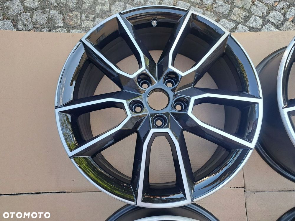 Oryg. Skoda Octavia RS 18 5E0 18 BiColour - 4