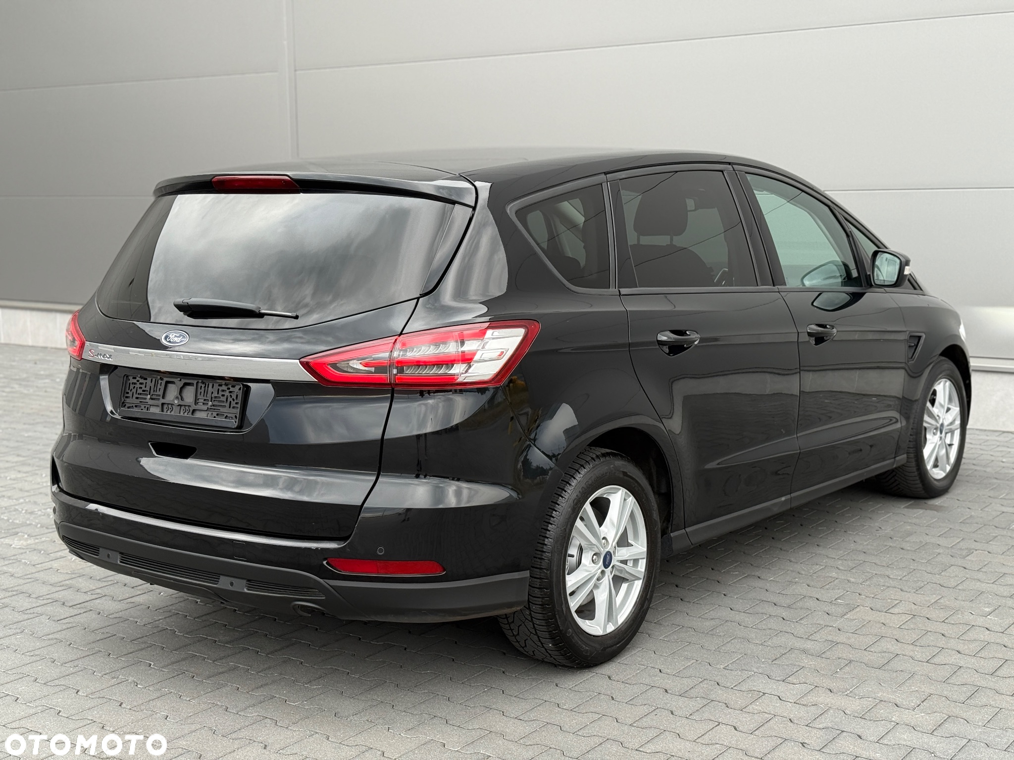 Ford S-Max - 13