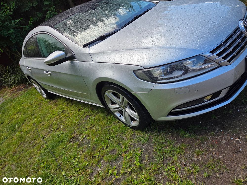 Volkswagen Passat - 1