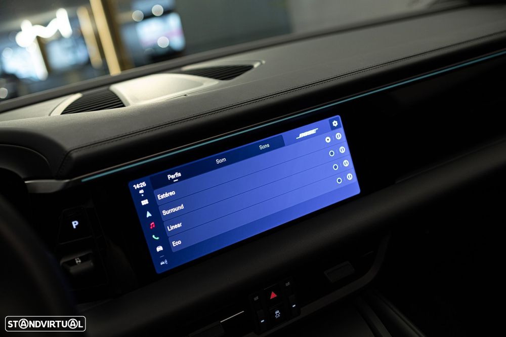 Porsche Macan Electric 4 - 21