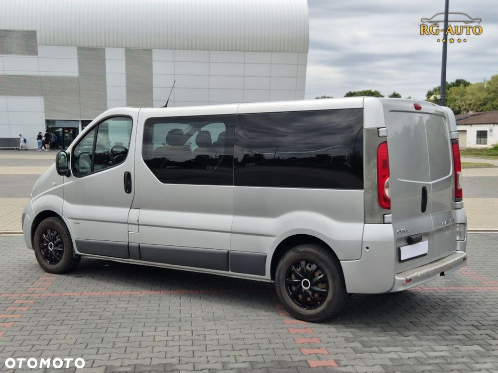 Opel Vivaro - 11
