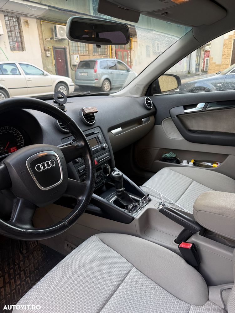 Audi A3 Sportback 1.9 TDI Ambiente - 2