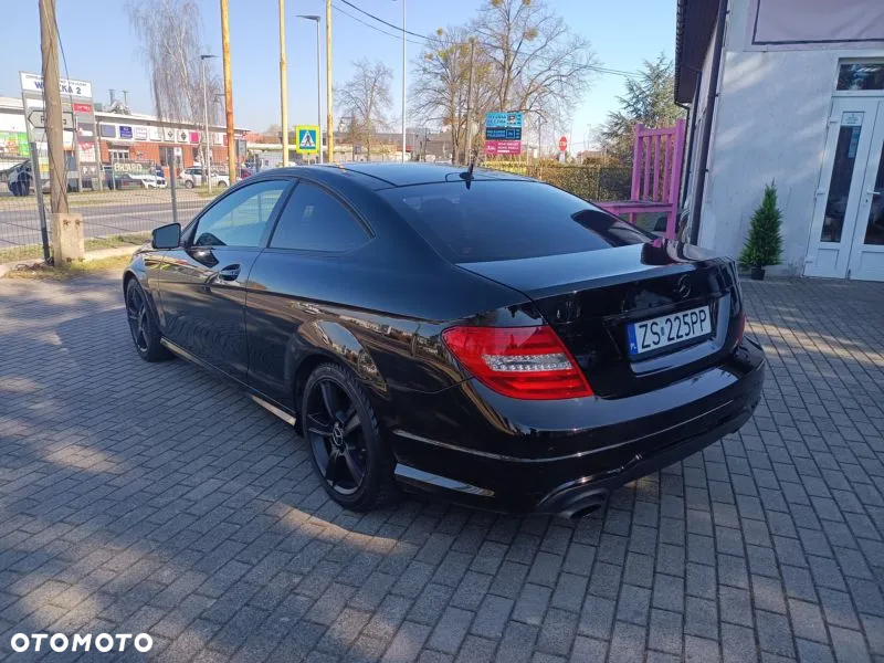 Mercedes-Benz Klasa C 250 Coupe Sport 7G-TRONIC - 4
